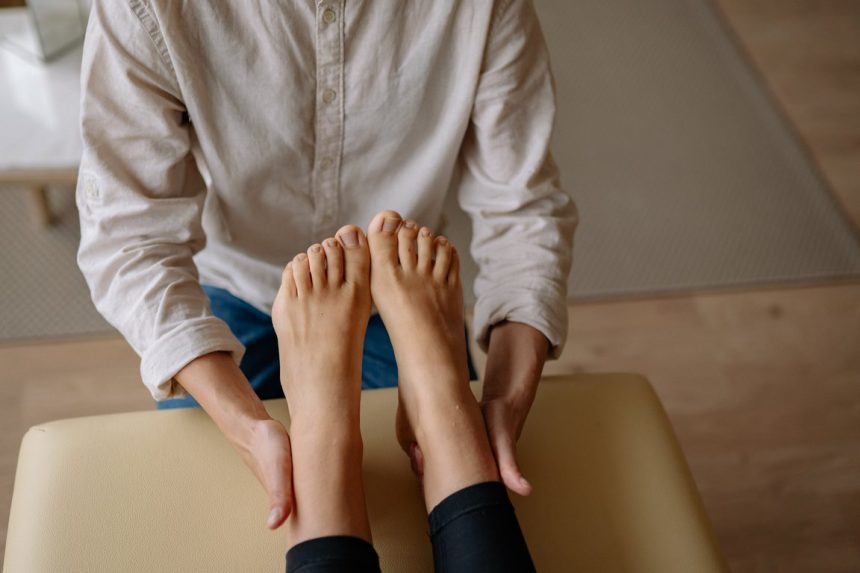 Prawidłowe wykonanie masażu stóp &#8211; jak to zrobić?
